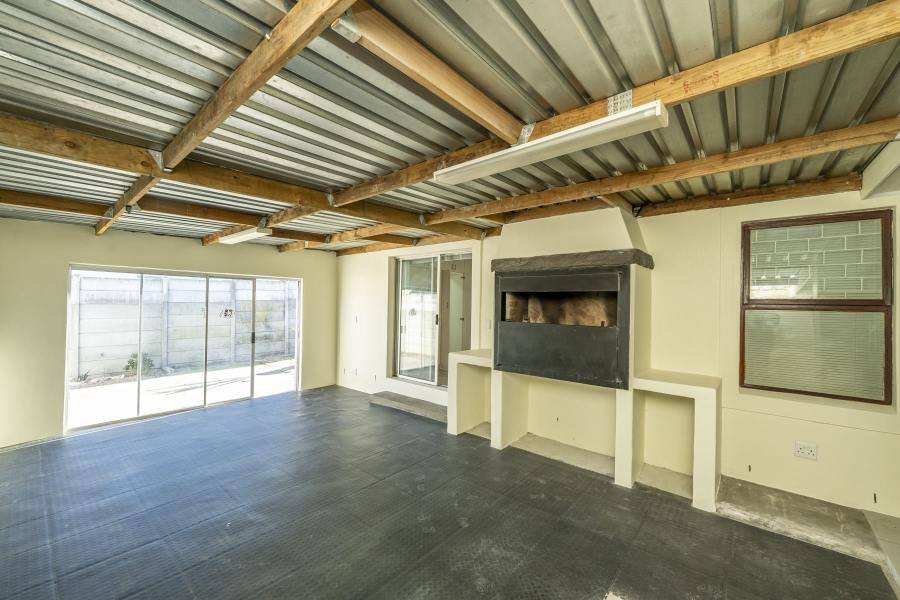 3 Bedroom Property for Sale in Protea Village Western Cape